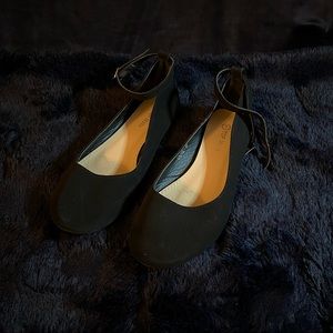 Black Ankle strapped flats size 7